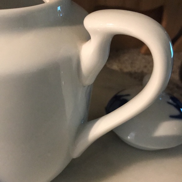 Blue and white china teapot - Picture 5 of 15